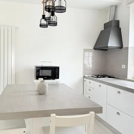 S270 - Sirolo, Quadrilocale In Centro Con Vista Panoramica * シローロ